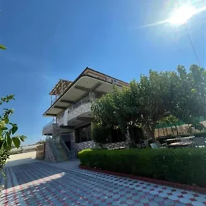  Pensión Ilir Albania
